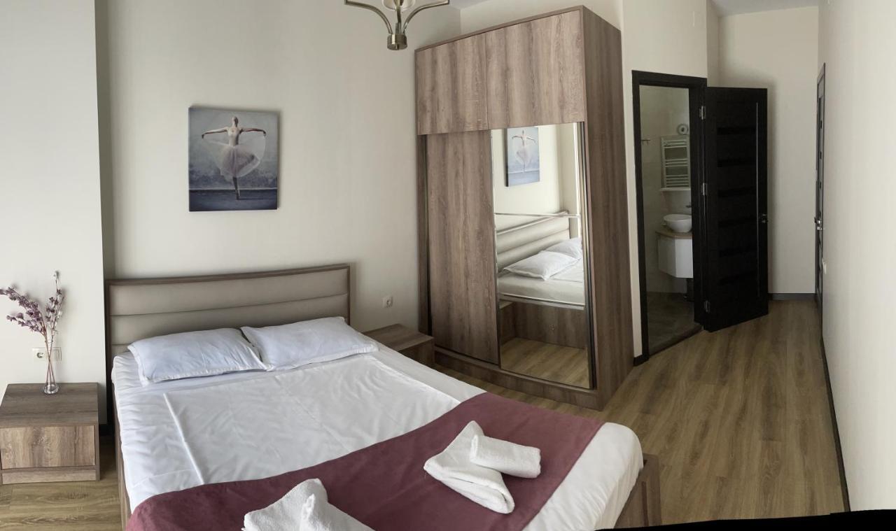 Апартаменты Maia's Sweet Home Батуми Экстерьер фото