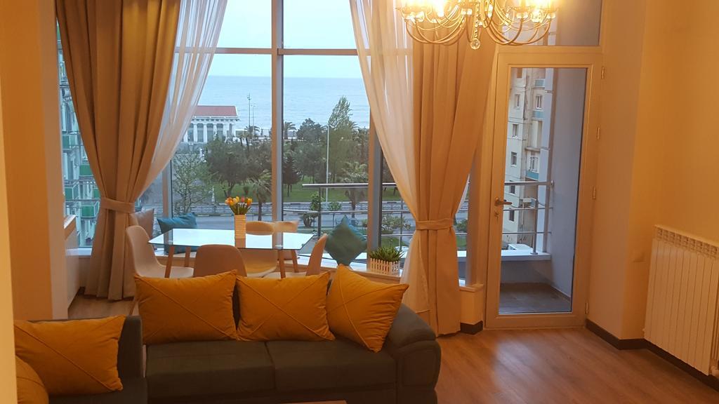Апартаменты Maia's Sweet Home Батуми Экстерьер фото
